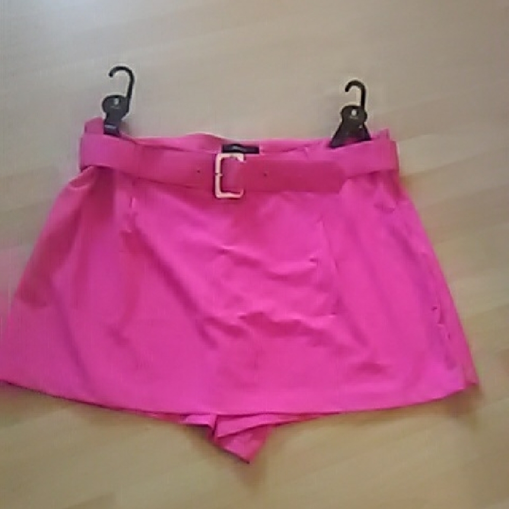 💲1⃣▶Forever 21 Hot Pink Belted Shorts Skort As New